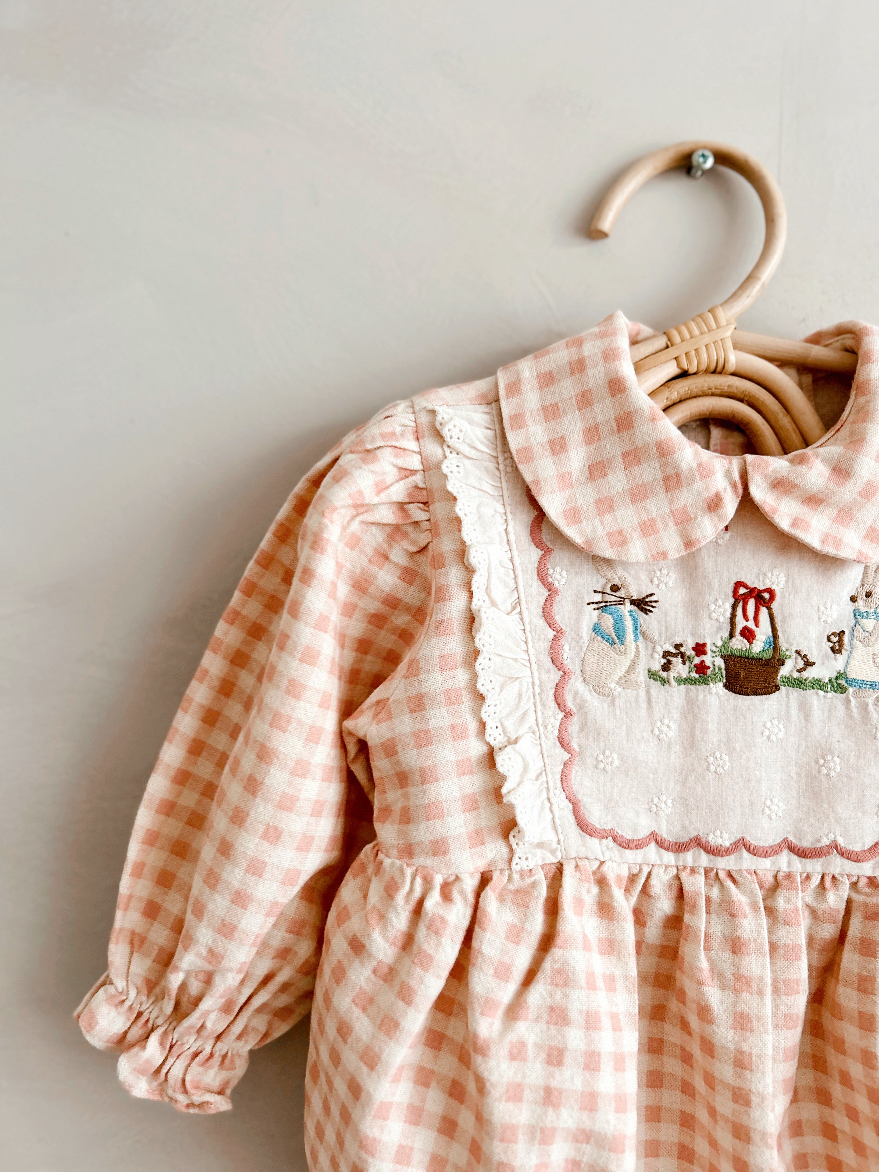 Neneru Peter Rabbit Romper (Dusty Rose)