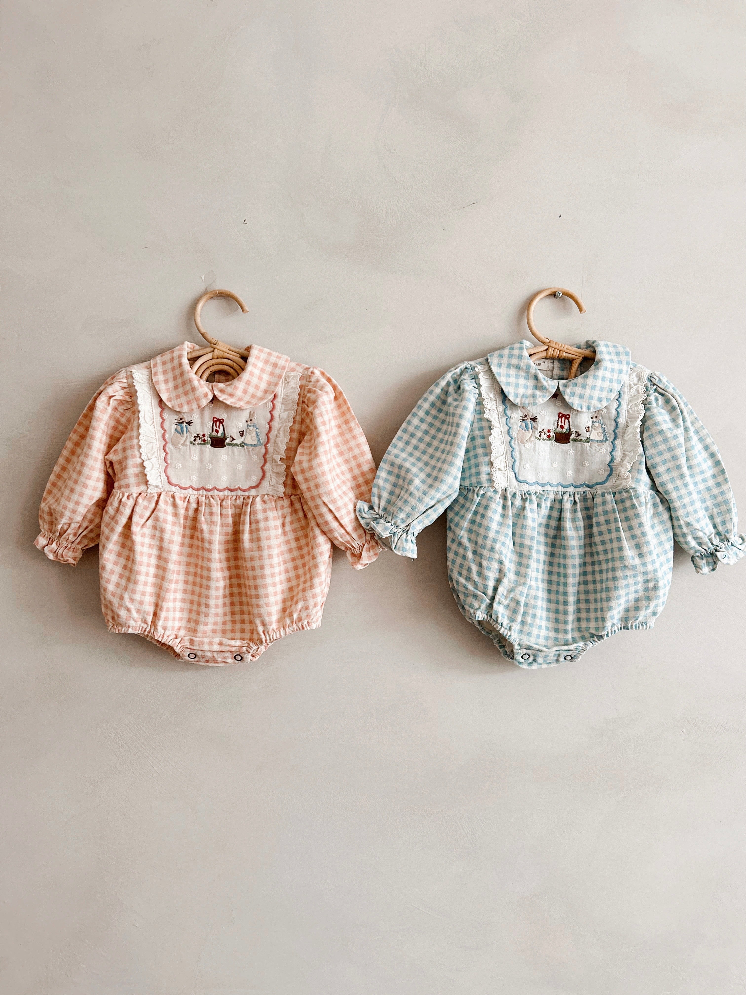 Neneru Peter Rabbit Romper (Dusty Rose)