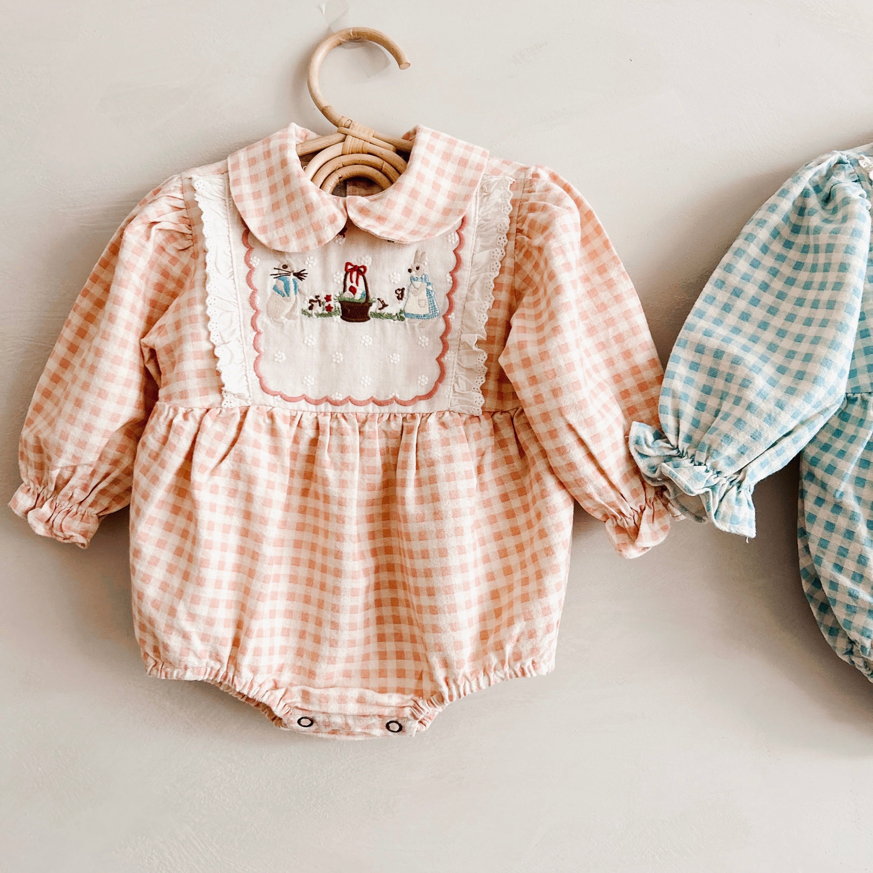 Neneru Peter Rabbit Romper (Dusty Rose)