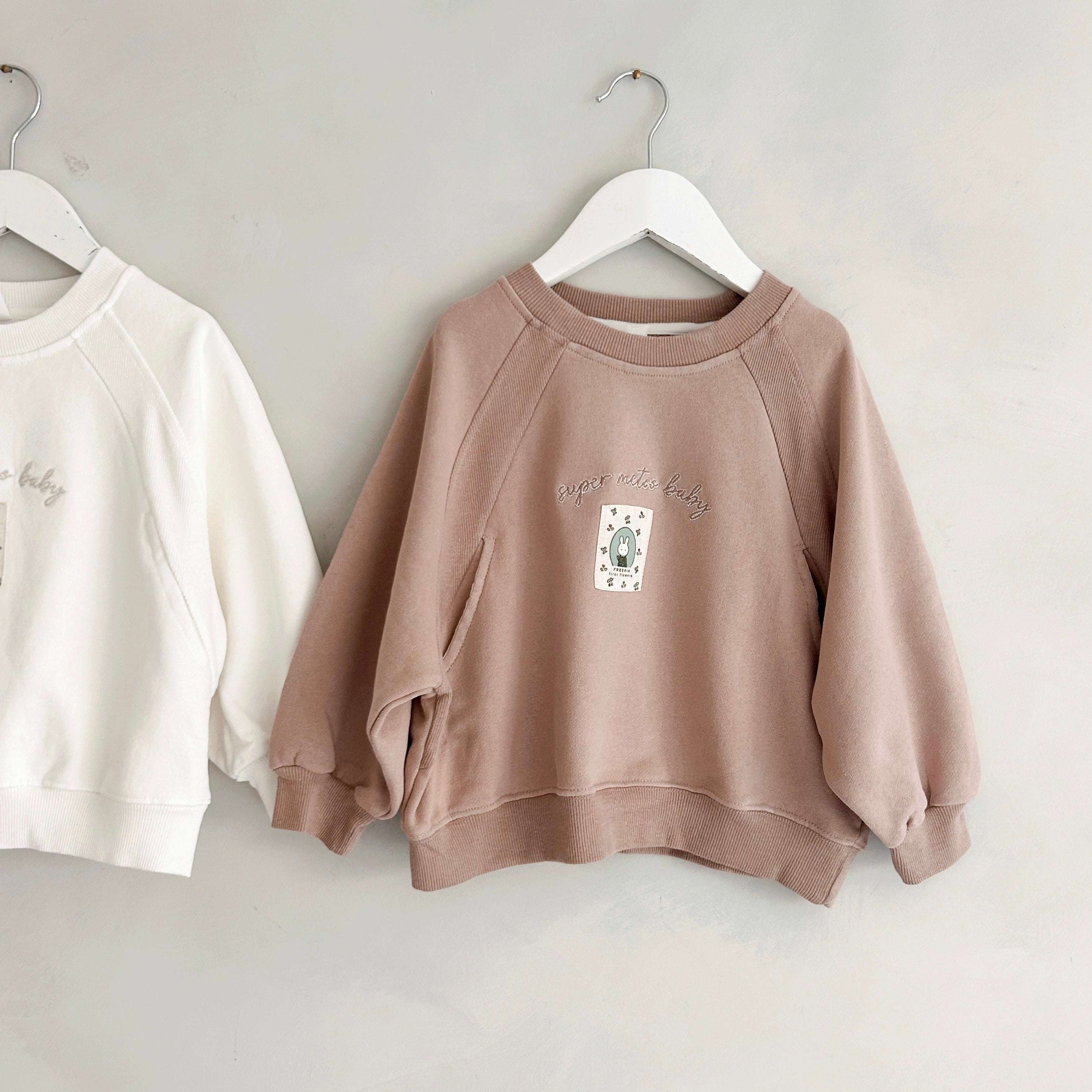 Aiai Bunny Sweatshirts (2 Colours)