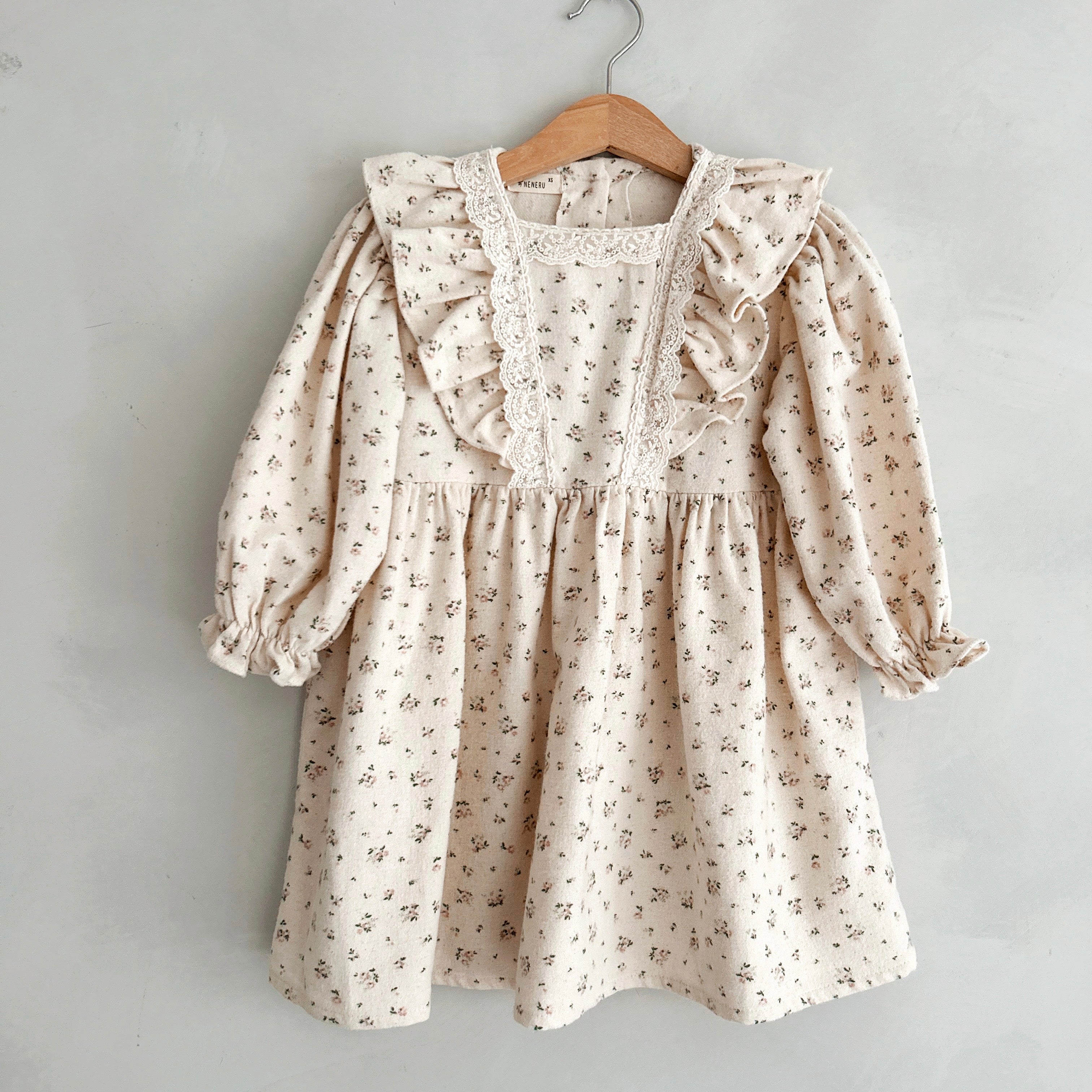 Neneru Flower Lace Dress