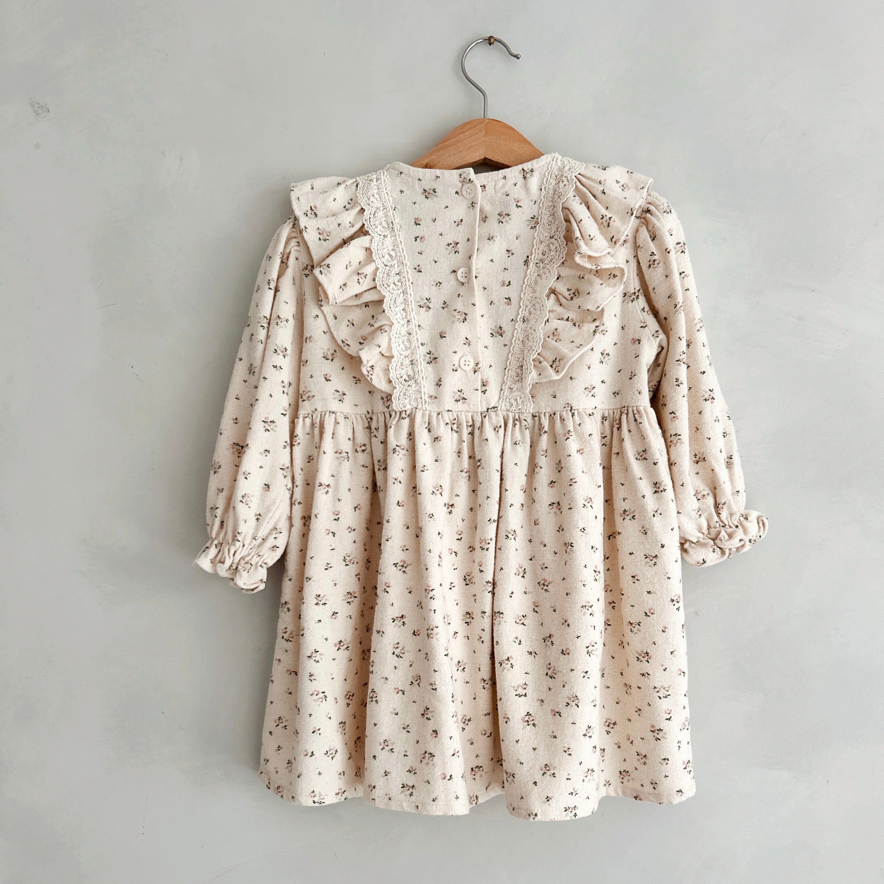 Neneru Flower Lace Dress